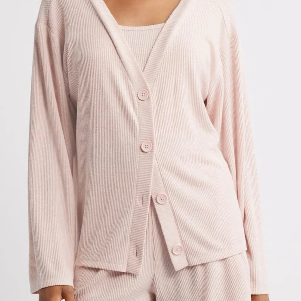 Open Edit Comfy Thermal Shortie Pajamas | Size XS - Picture 8 of 8